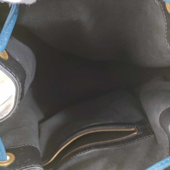 Louis VuittonLouis Vuitton Bi-color Epi Leather Noe Shoulder Bag - Picture 10 of 12